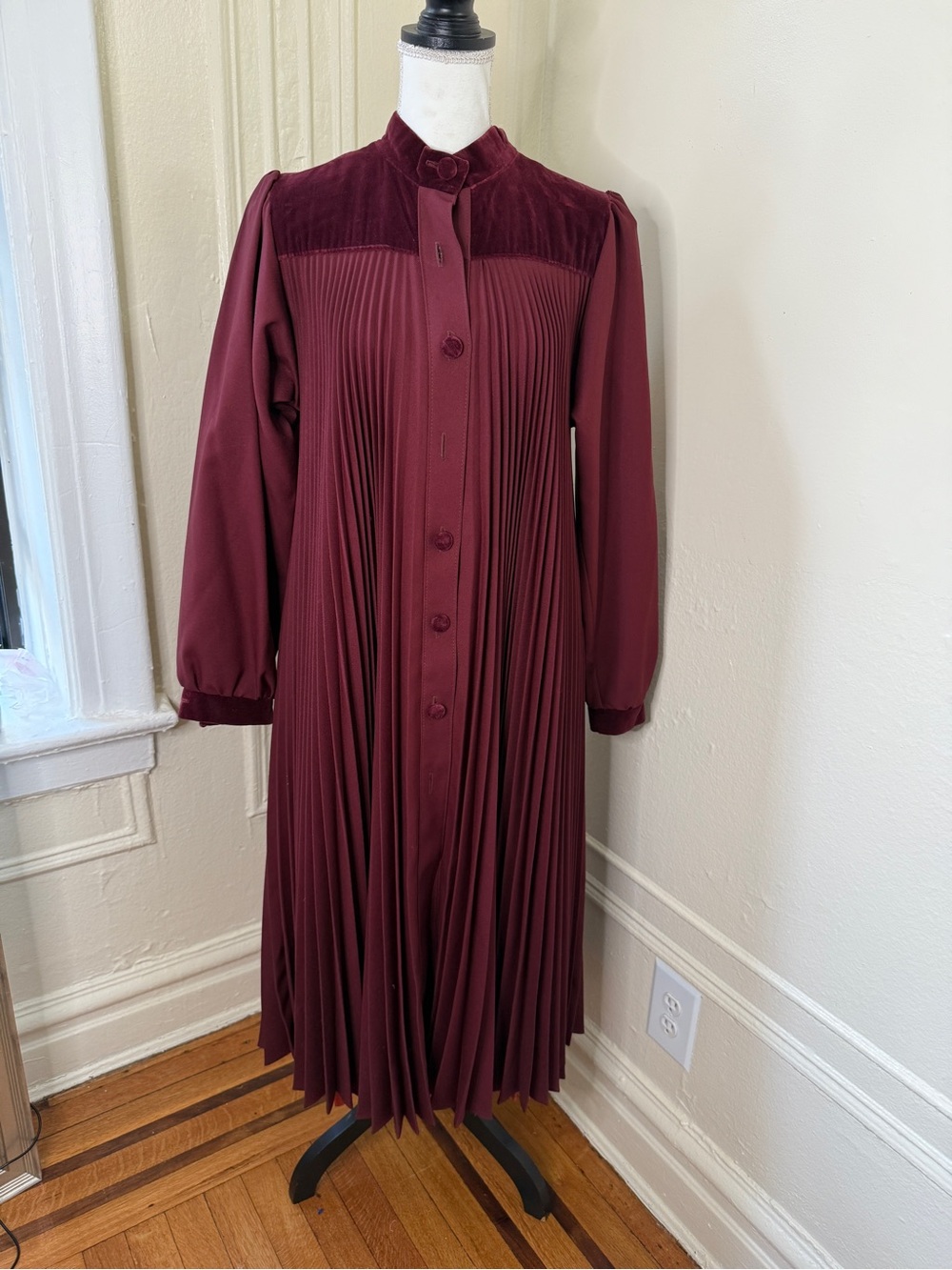 1970s Plissé Accordion Pleated Burgundy Master Crafted High Collar Coat